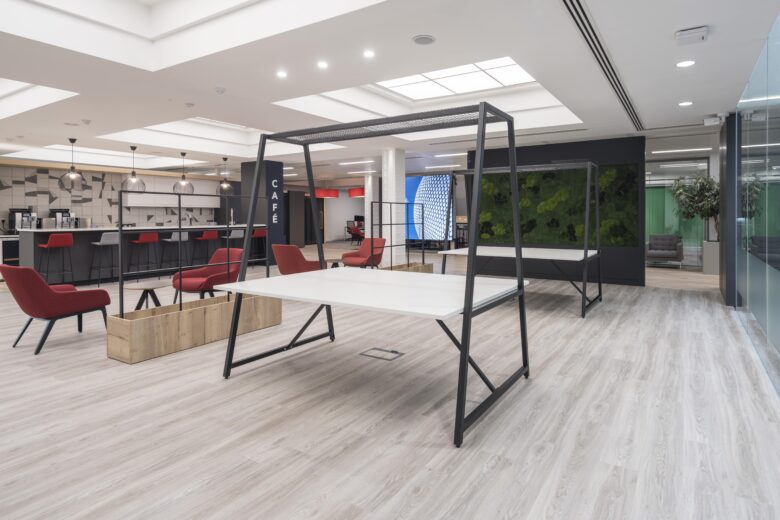Acca hybrid office design by AIS